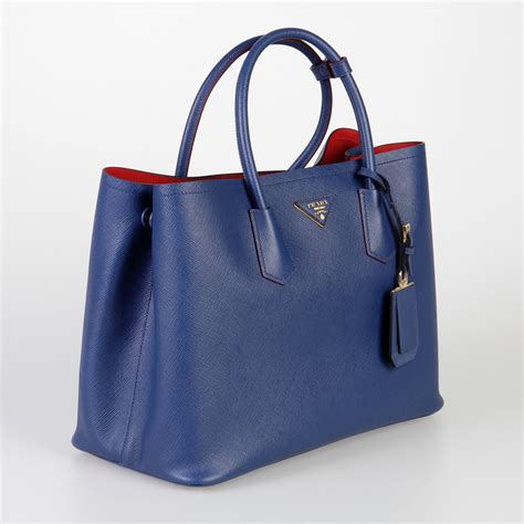 sac a main homme prada|Sac à main en cuir Gris bleu .